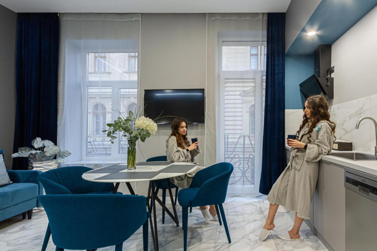 Family Residence Boutique Apartments リヴィウ エクステリア 写真