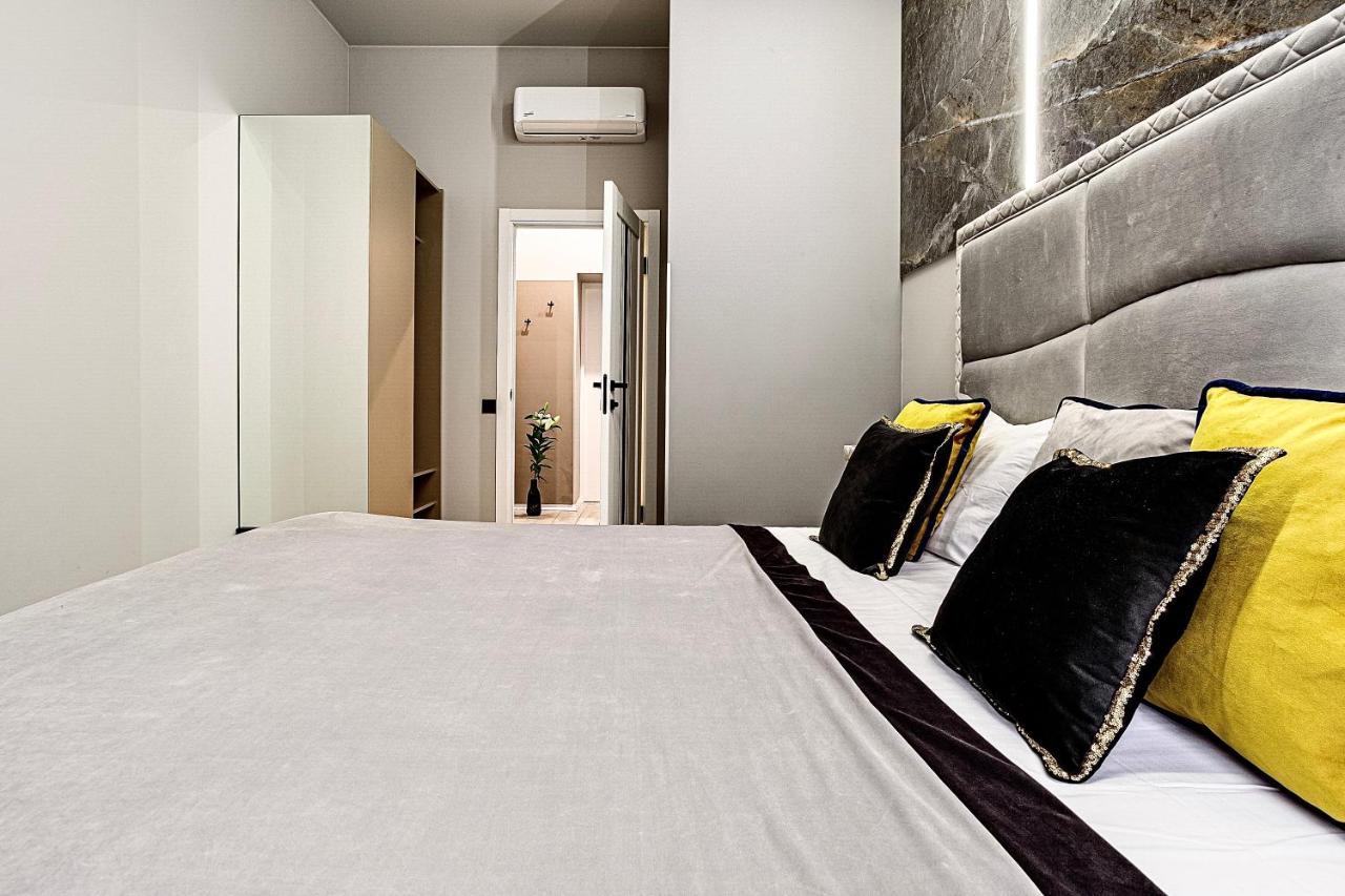 Family Residence Boutique Apartments リヴィウ エクステリア 写真
