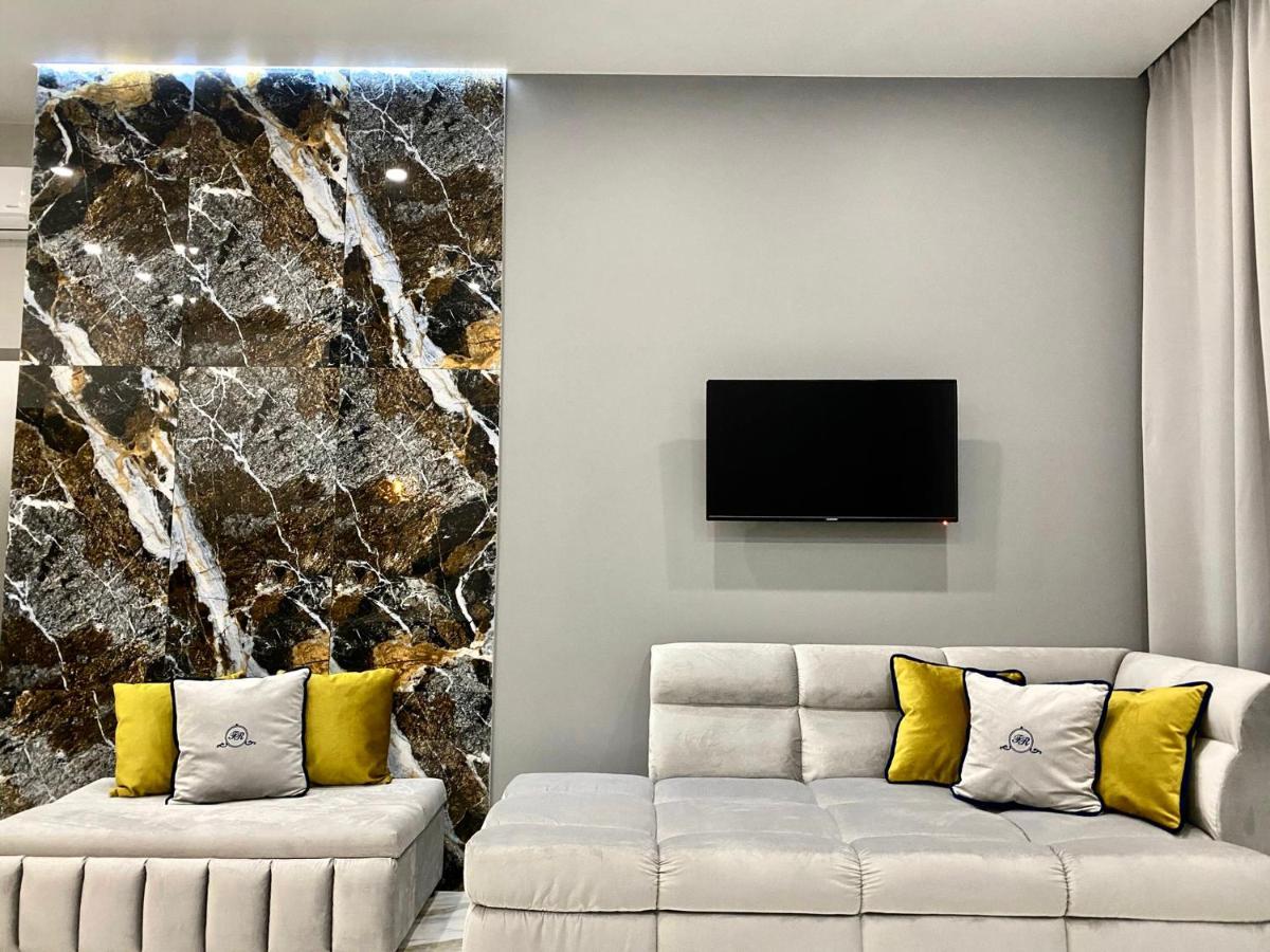 Family Residence Boutique Apartments リヴィウ エクステリア 写真