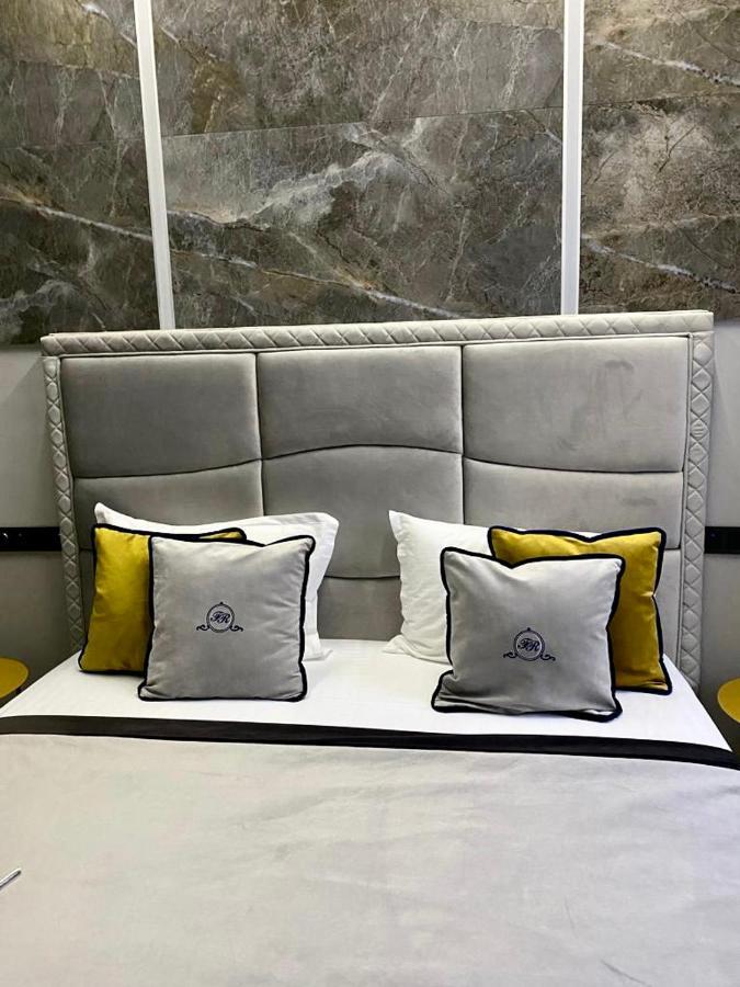 Family Residence Boutique Apartments リヴィウ エクステリア 写真