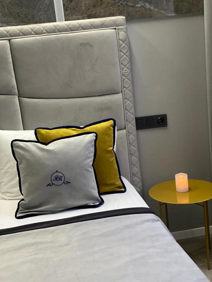 Family Residence Boutique Apartments リヴィウ エクステリア 写真