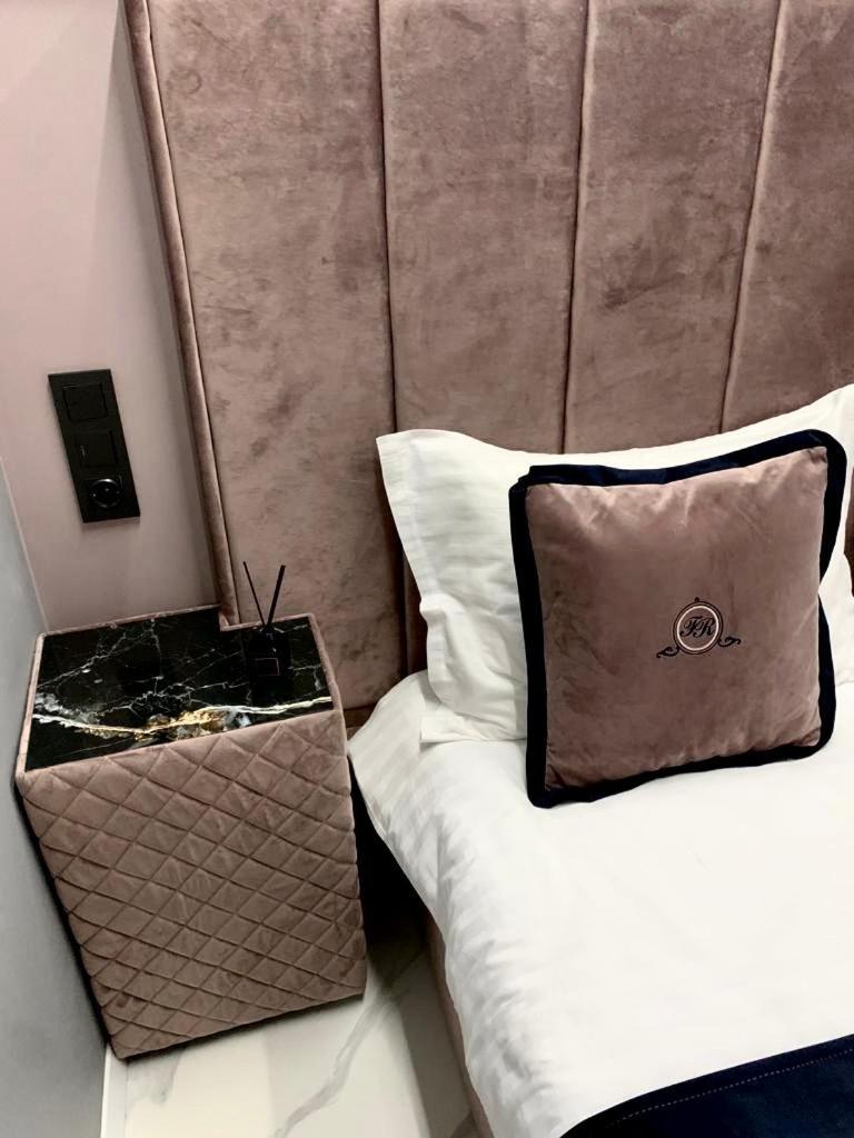 Family Residence Boutique Apartments リヴィウ エクステリア 写真